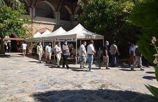 Kuşadası’nda resmi bayramlaşma Kervansaray’da...