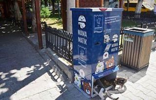 Kuşadası’nda sokak hayvanları için mamamatikler...