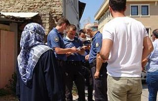 Kuyumcu çantasıyla yürürken kapkaca uğradı