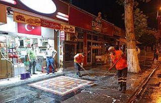 Malatya caddelerinde Covid-19 temizliği