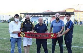 Malatyasporlu taraftarlardan Yeşilyurt Belediyespor...
