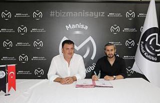 Manisa FK Serkan Özbalta ve Taner Savut’la sözleşme...