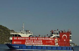 Marmaris’te 30 Ağustos Zafer Bayramı denizde,...