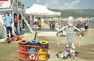 Marmaris’te plajlardaki çöpler temizlendi