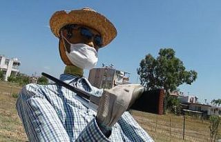 Maske takmayanlara maskeli korkulukla mesaj