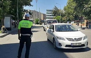 Maske ve emniyet kemeri uygulaması devam ediyor