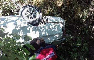 Mersin’de dereye uçan otomobildeki 5 kuzen yaralandı