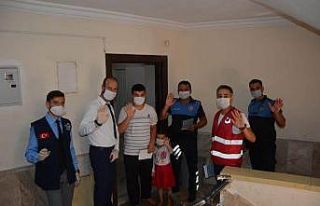 Mersin’de yabancı uyruklu aileler korona virüse...