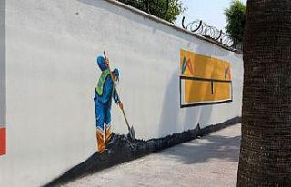 Mersin’in duvarları sanatsal resimlerle hayat buluyor
