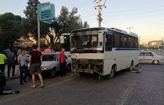 Mevsimlik tarım işçilerini taşıyan otobüsle...