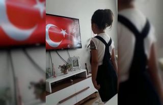 Minik öğrencinin ders heyecanı