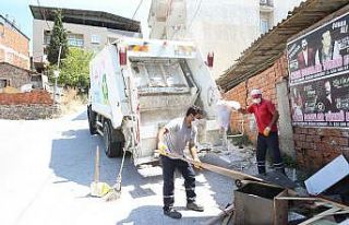 Moloz ekipleri, temiz Çiğli için iş başında