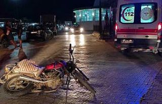 Motosikletler birbirlerine çarptı: 3 yaralı