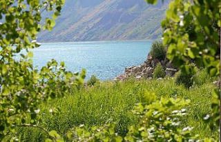 Nemrut Krater Gölü tarihinin en kalabalık günlerini...