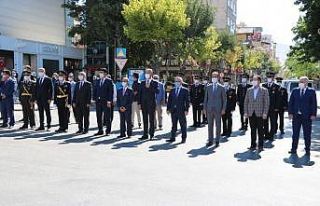 Niğde’de 30 Ağustos çelenk sunumu yapıldı