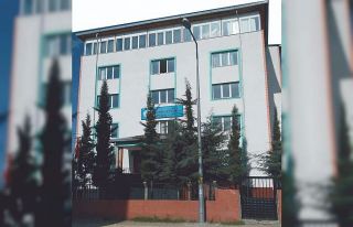 Öğretmenlerden öğrencilere burs