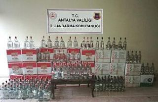 Otel deposundaki sahte içkiye jandarma baskını