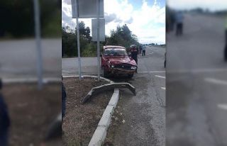 Otomobil ile motosiklet çarpıştı: 2 yaralı