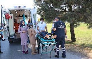 Otomobil yeşil ışıkta duran araca arkadan çarptı:...