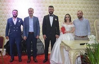 Ozan Kaan Özdemir dünya evine girdi