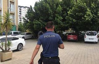 Özel harekat polisi evinde ölü bulundu