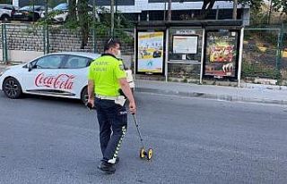 (Özel) İstanbul’da motosikletlinin kaputa uçtuğu...
