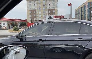 (Özel) Kucağında çocuğuyla D-100 karayolunda...