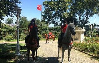 (ÖZEL) Kurban Bayramı’nda atlı polislerden Gülhane...
