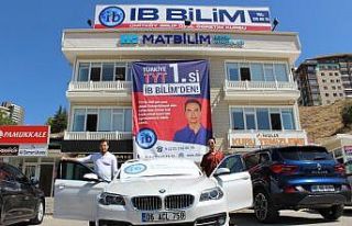 (Özel) Sözünü tuttu, YKS’de birinci olan öğrencisine...