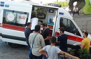 (Özel) Taksim’de turist kafilesindeki kız çocuğuna...