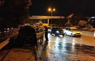 (Özel) TEM’de araç yandı, alevler metrelerce...