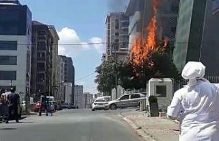 (Özel)Ümraniye’de yanan elektrik kabloları faciaya...