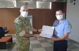 -Paraşütlü Arama Kurtarma Timinin astsubayları...