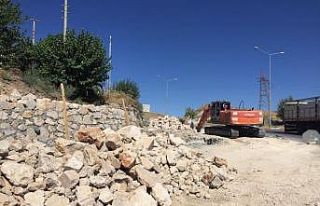 Petrol Caddesinde istinat duvar çalışması