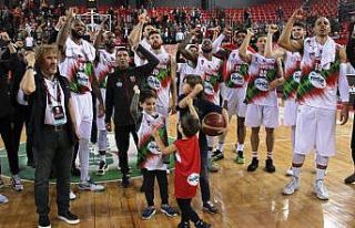 Pınar Karşıyaka büyük yükten kurtuldu