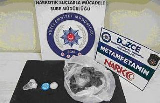 Polisten uyuşturucu operasyonu: 4 gözaltı