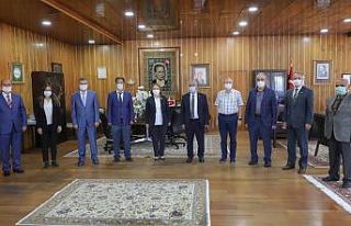 Rektör Çomaklı yeni ekibini belirledi