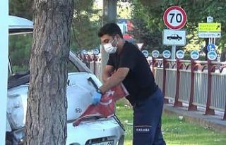 Sağlık çalışanının ’Türk bayrağı’ hassasiyeti