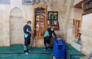 Şahinbey’de camiler dezenfekte ediliyor