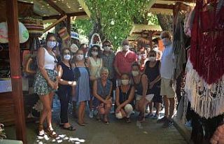 Salgınla mücadele sürecinin el emekleri Hanımeli...