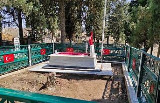 Salihlili şehidin mezarı jandarma tarafından yenilendi