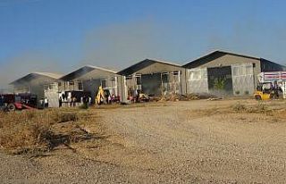 Saman ambarı alevler içinde kaldı