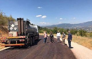 Şaphane’de köy yolu asfalt çalışmaları