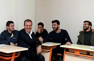 Seçer: "Kurs yerlerimizde eğitim gören binin...