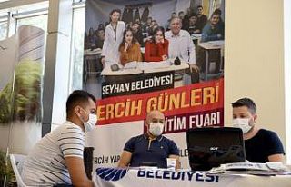 Seyhan’dan öğrencilere tercih desteği