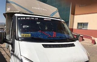 Seyir halindeki araca silahlı saldırı: 1 ağır...