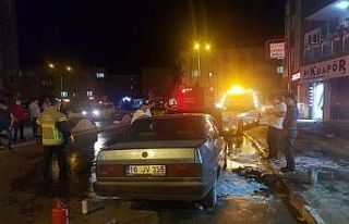 Seyir halindeki otomobil alevlere teslim oldu