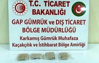 Sınır kapısında 3 bin 700 hap geçirildi