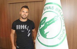 Sivas Belediyespor Hüseyin Tokmak’ı transfer etti
