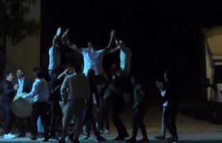 Sokak düğününde ne sosyal mesafe ne de maske kuralına...